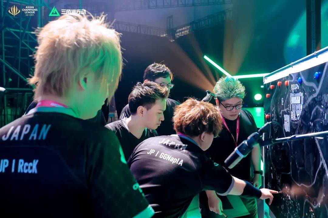 下依然打出 下依然打出